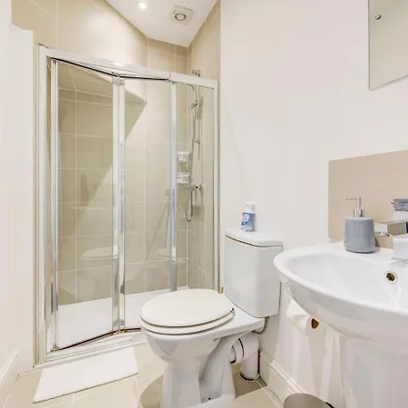 Guestready - Sleek Serenity In Hammersmith London Exterior photo